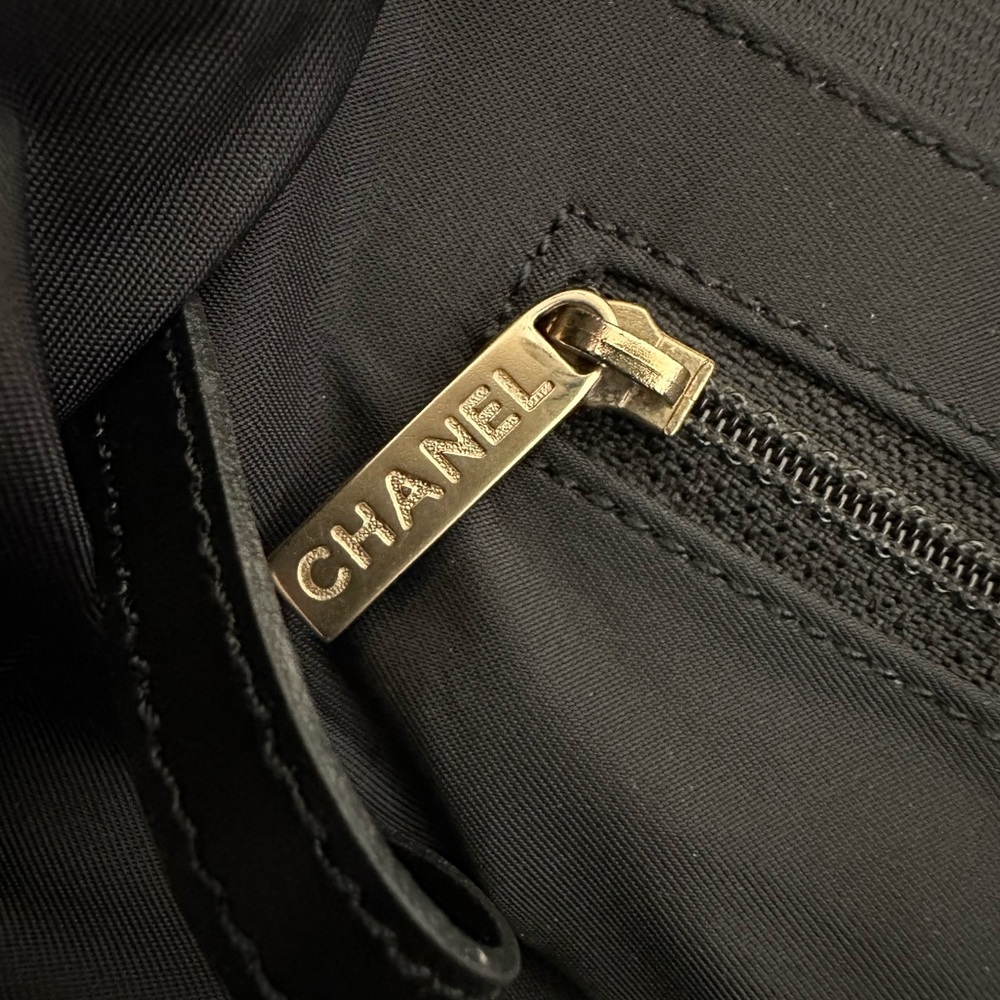 CHANEL Black Travel Line Tote Bag Handbag - Picture 10 of 15